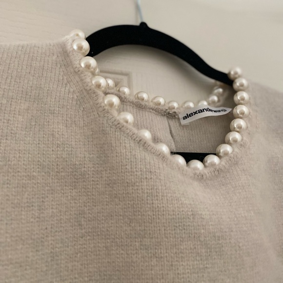 Like new 🤍 Alexander Wang pearl necklace pullover in wool L $695 - Picture 7 of 13